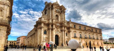 calendario escursioni hermes siracusa|Ortigia, centro storico di Siracusa. Visita con guida privata..